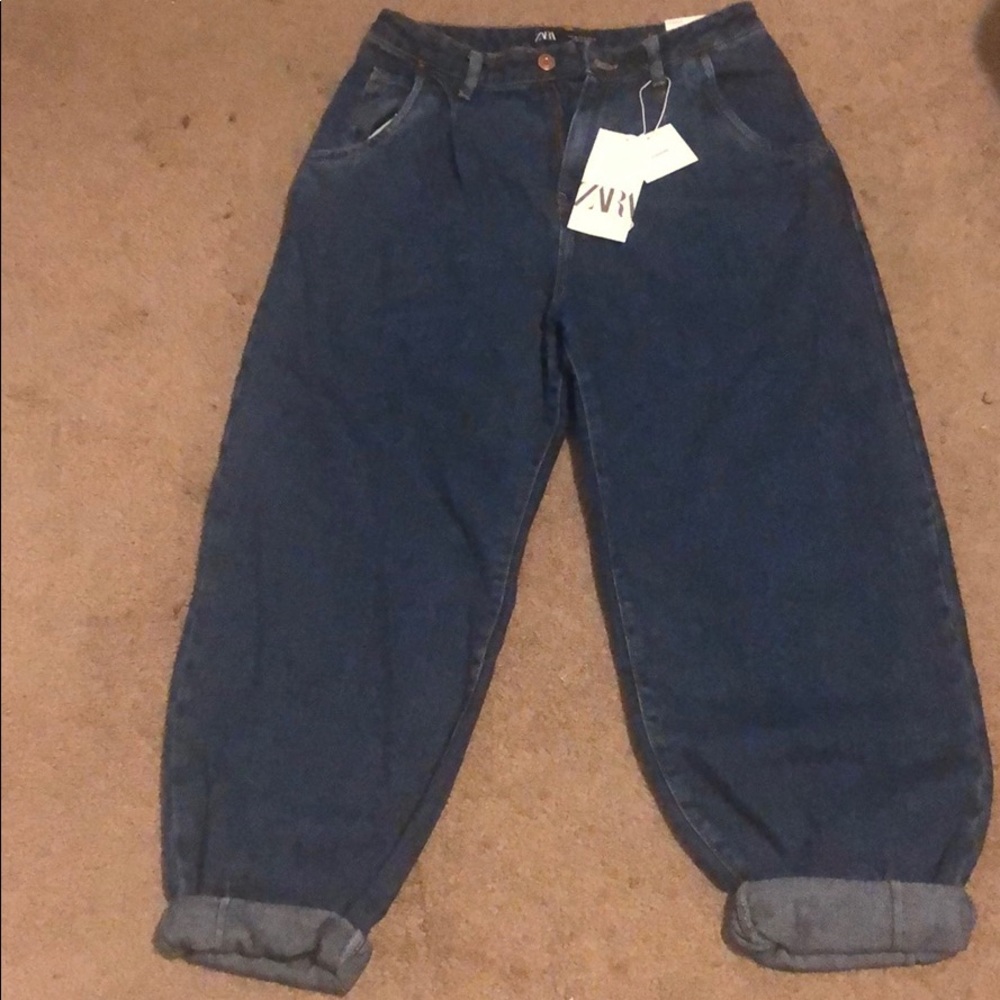 Zara Women’s Slouchy Jeans size 6 US